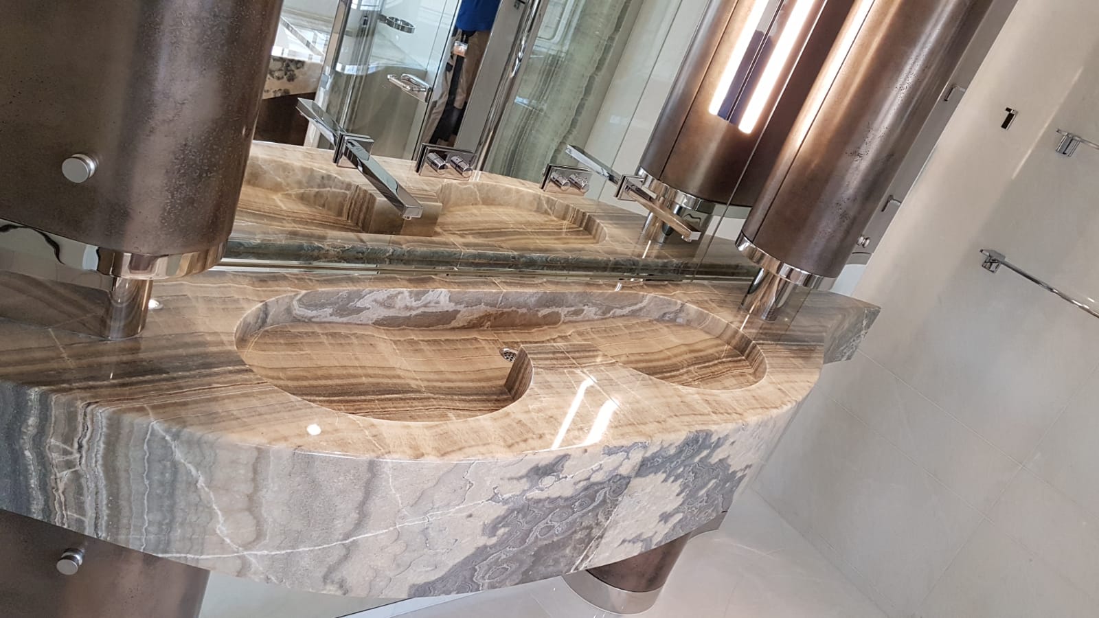 lavabo-in-onice-1-1.jpg