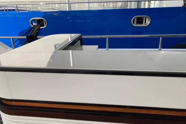 Lucidatura e trattamento di piani in marmo